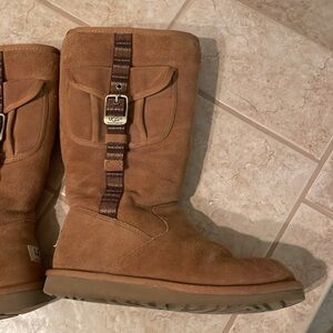 Ugg chestnut tall side zip sz 5 /35